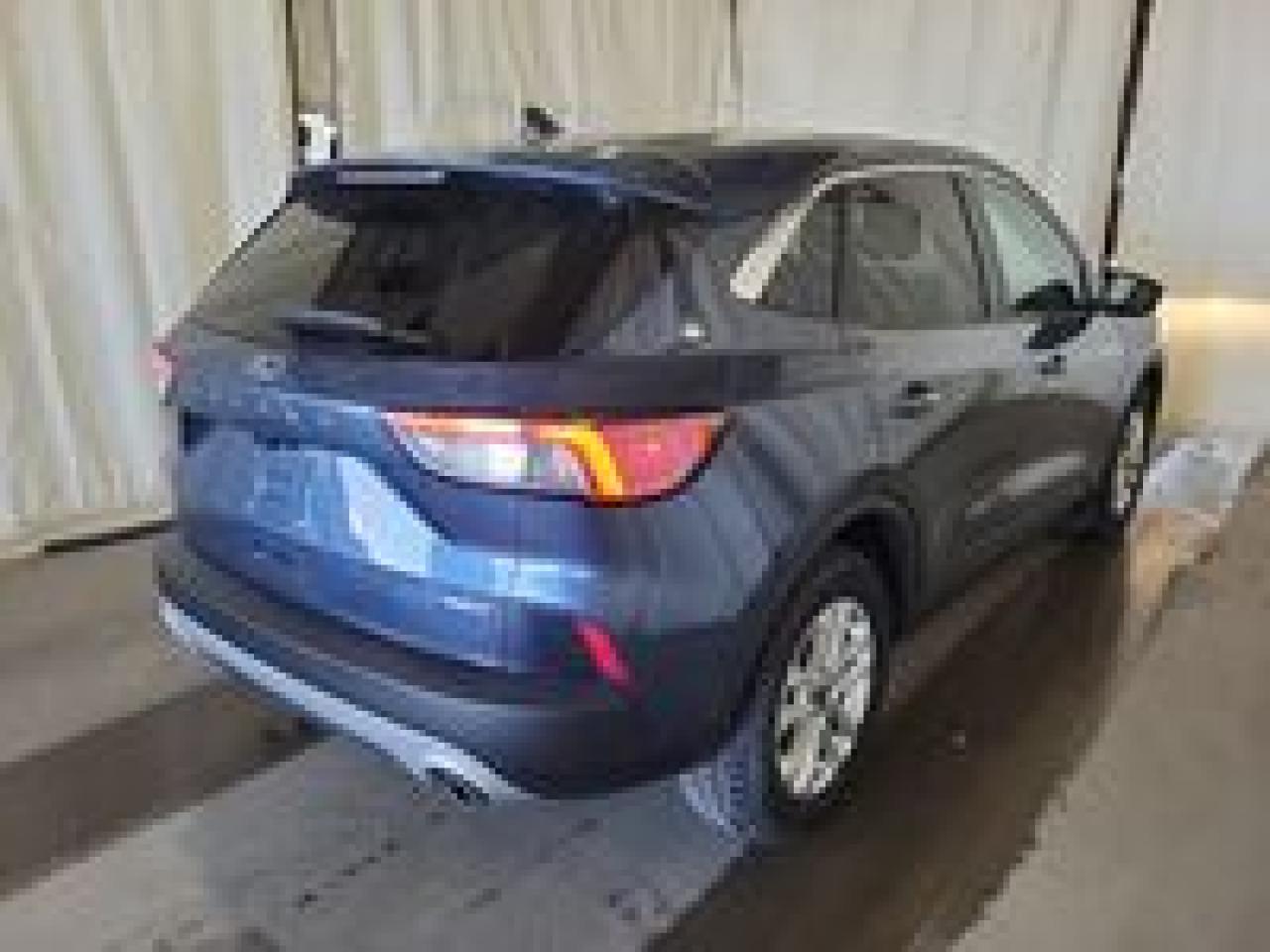 2020 Ford Escape SE Photo