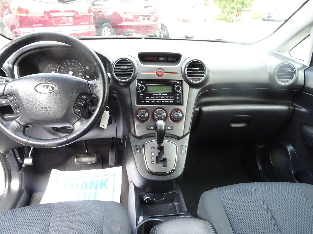 2011 Kia Rondo Base - Photo #14
