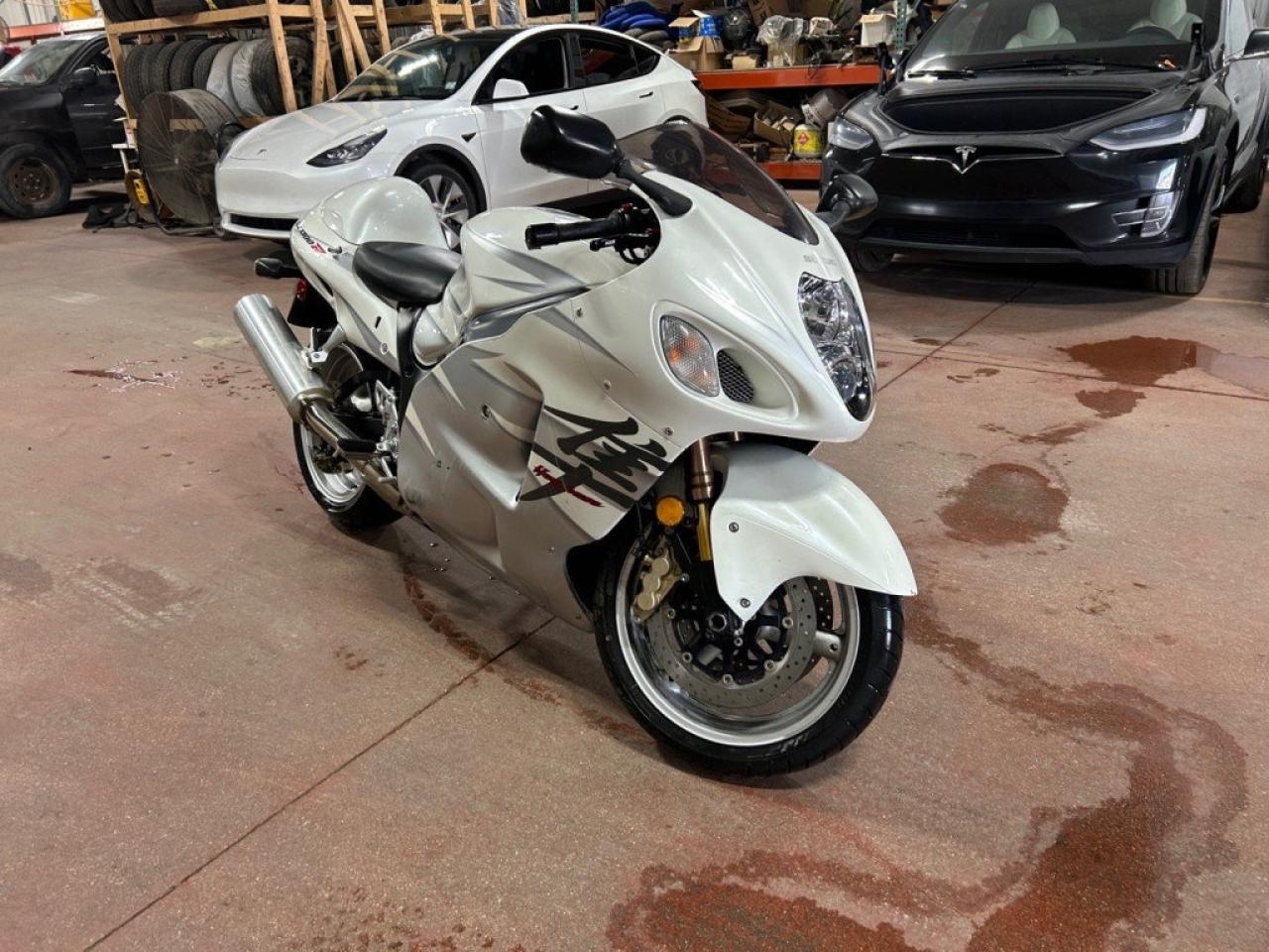 Used 2006 Suzuki Hayabusa GSX1300R Hayabusa for sale in Winnipeg, MB
