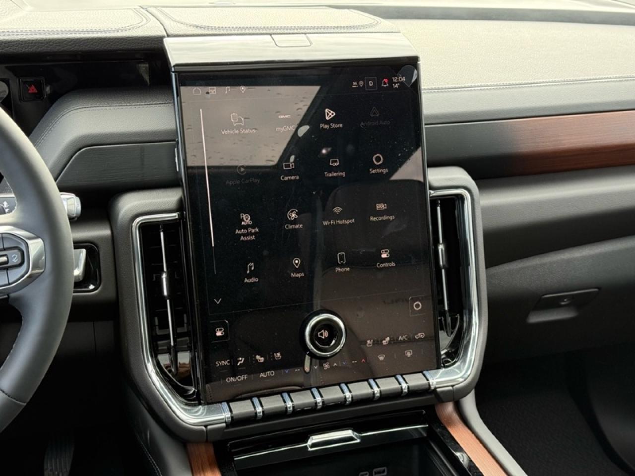 2026 GMC Yukon Denali Photo