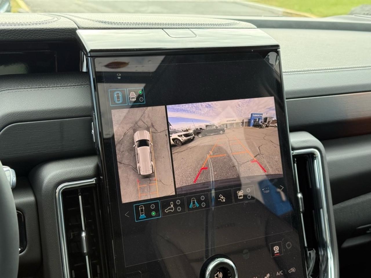 2026 GMC Yukon Denali Photo