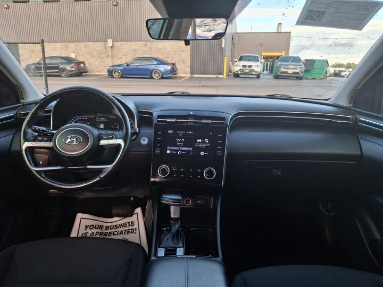 2022 Hyundai Tucson Preferred AWD | Heated Seats + Steering | Remote Start | Reverse Cam | CarPlay | and More ! Photo