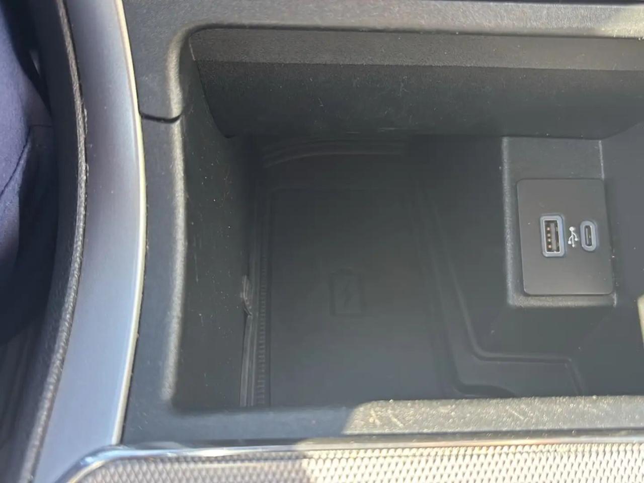 2021 Ford Edge TITANIUM, AWD, ELITE PACKAGE WITH NAV, PANO ROOF! Photo5