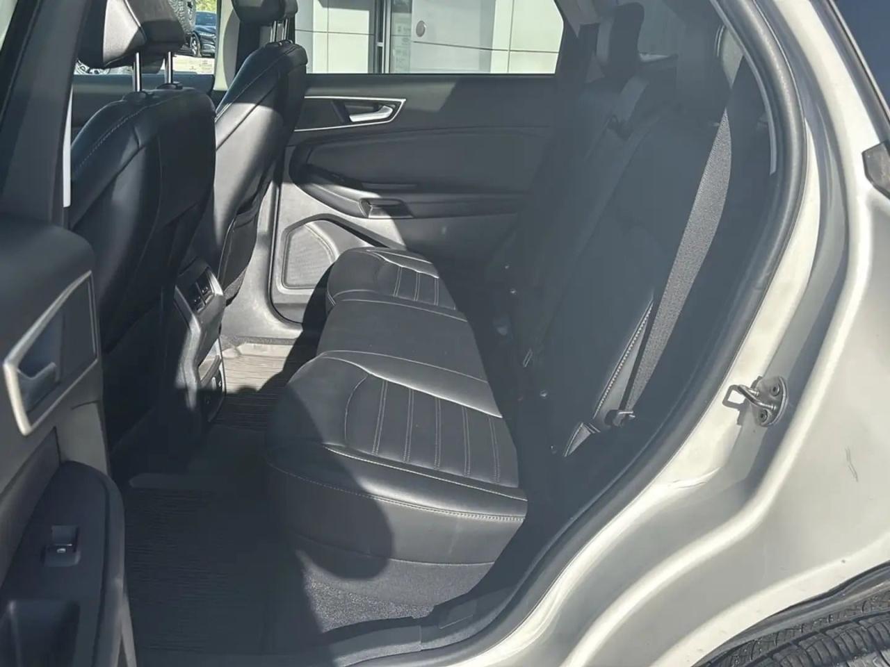 2021 Ford Edge SEL, AWD, COPILOT PACK, 18" RIMS, PANO ROOF! Photo