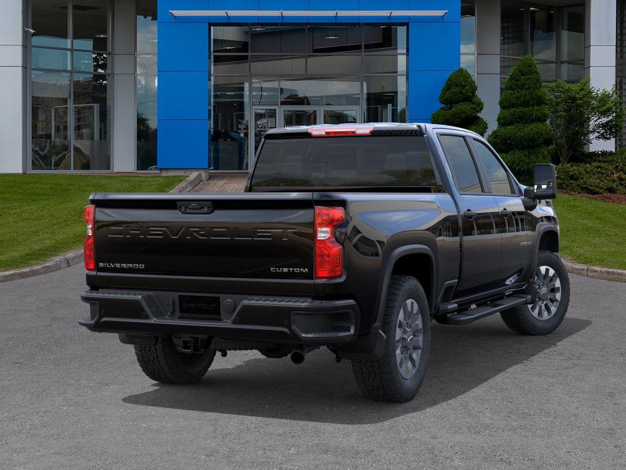 2026 Chevrolet Silverado 2500 HD Custom Photo3