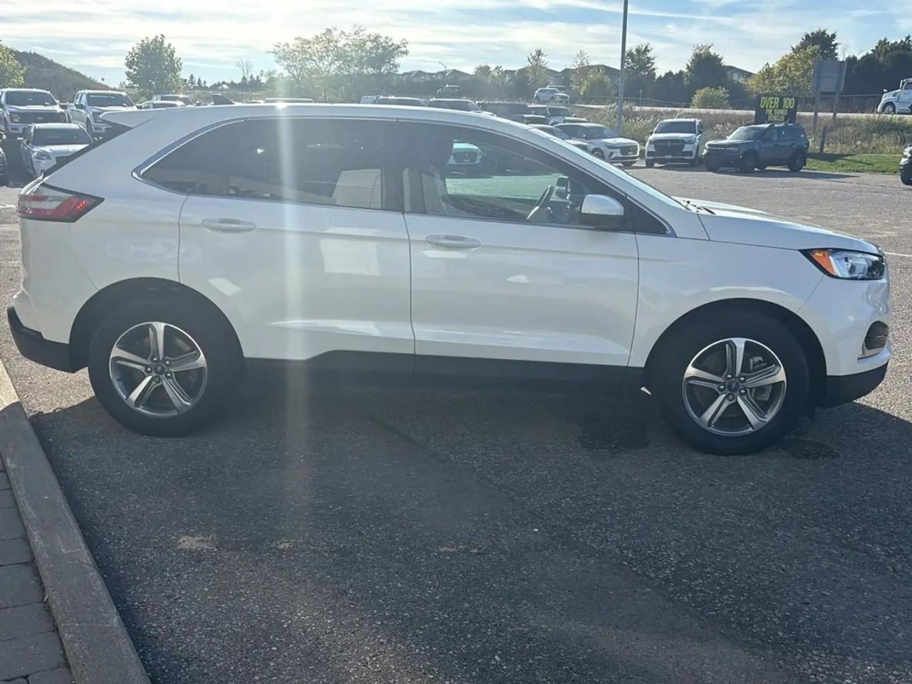 2021 Ford Edge TITANIUM, AWD, ELITE PACKAGE WITH NAV, PANO ROOF! Photo3