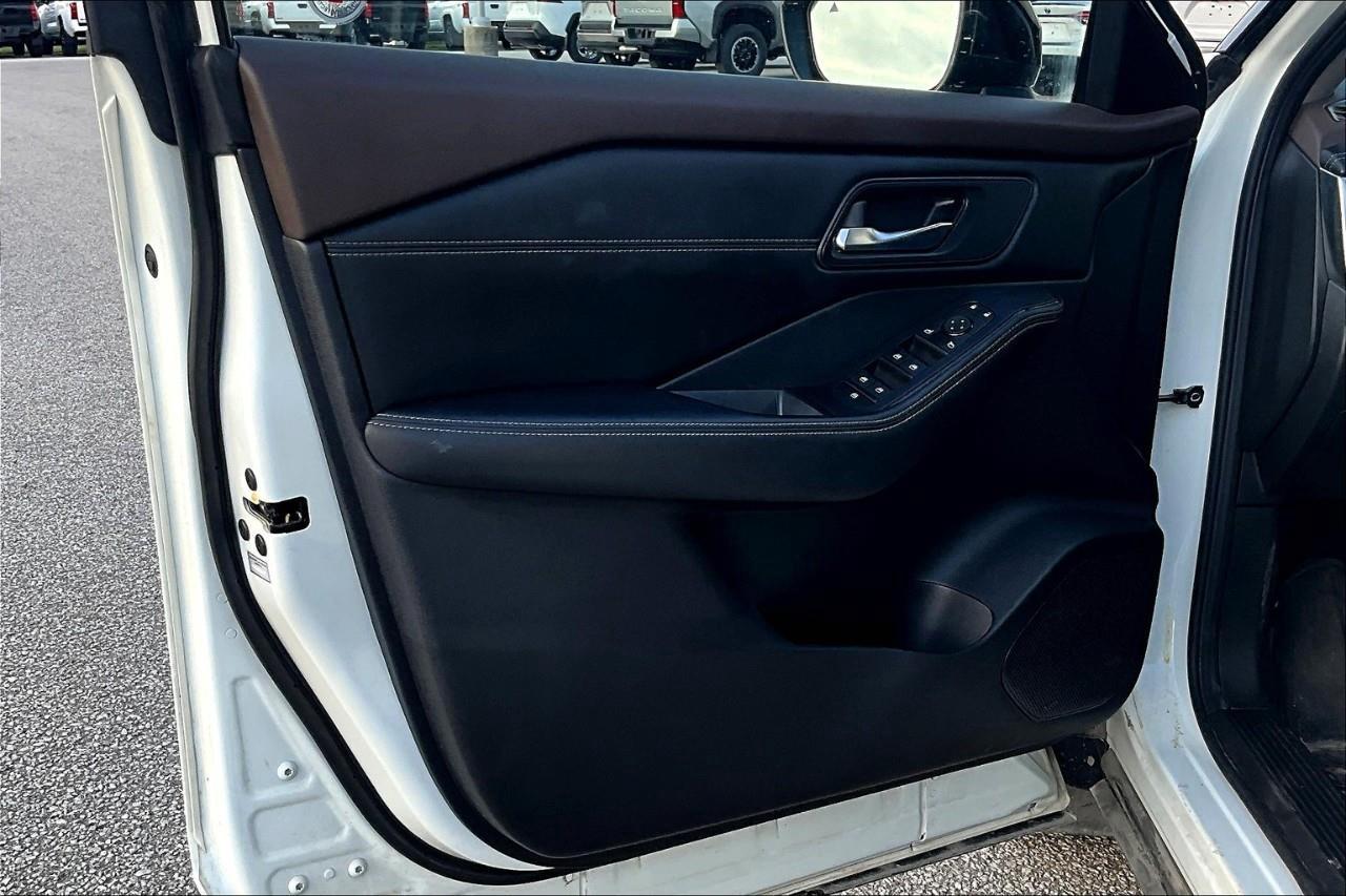 2023 Nissan Rogue SV MIDNIGHT EDITION Photo