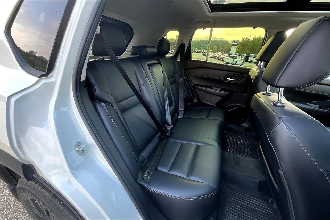 2023 Nissan Rogue SV MIDNIGHT EDITION Photo