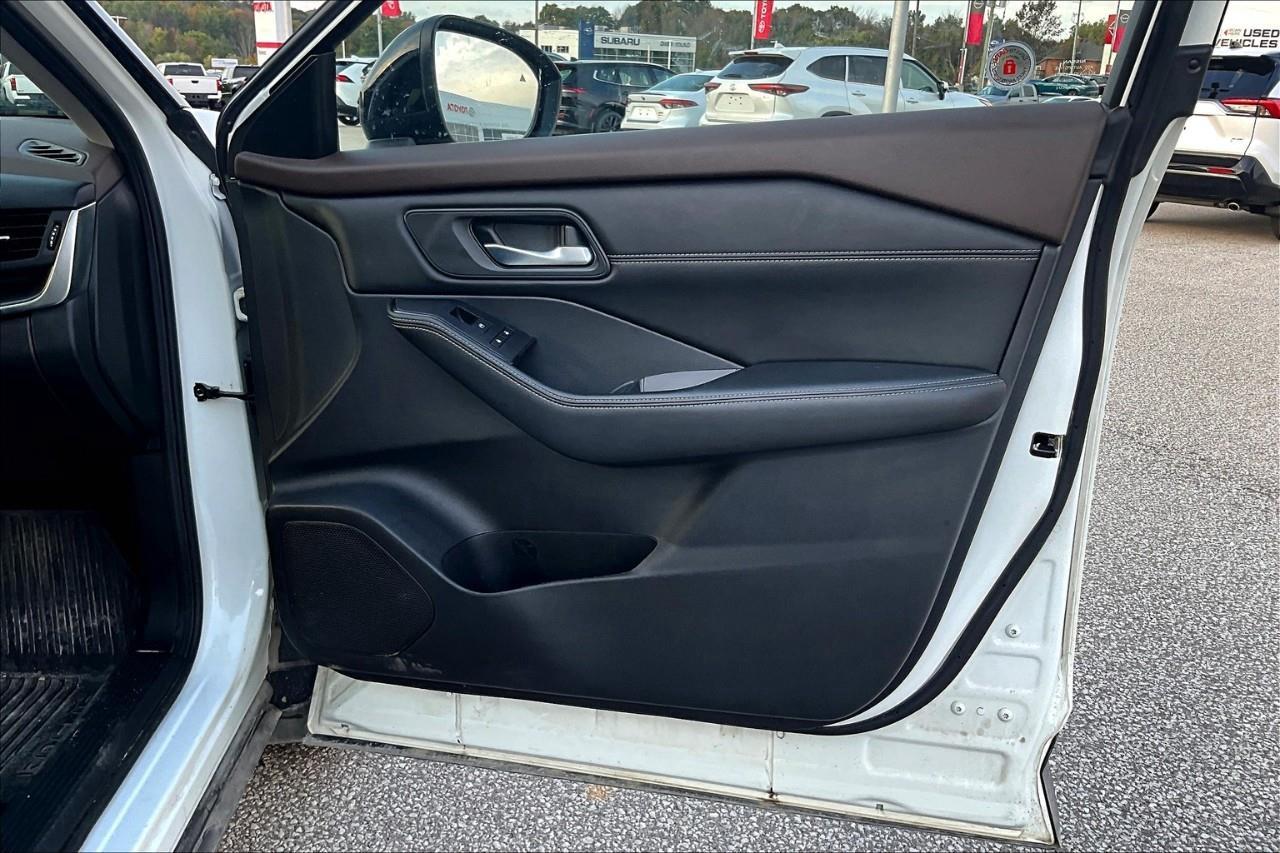 2023 Nissan Rogue SV MIDNIGHT EDITION Photo