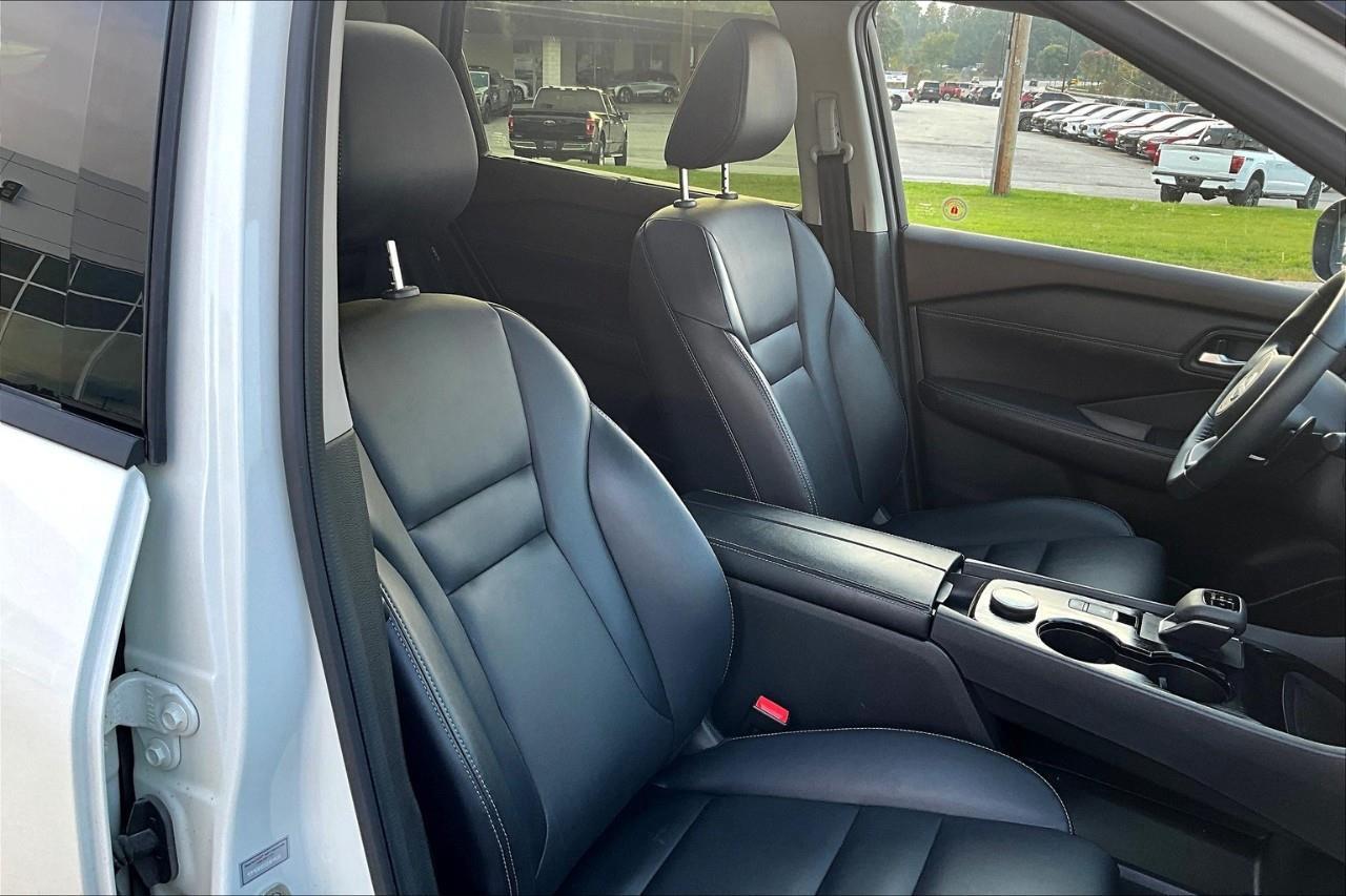 2023 Nissan Rogue SV MIDNIGHT EDITION Photo