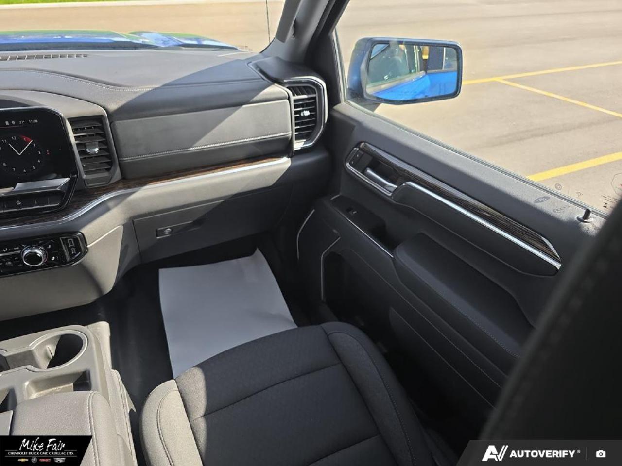 2023 GMC Sierra 1500 Elevation heated front seats/steering wheel/outside mirrors,assist steps, keyless open/start Photo