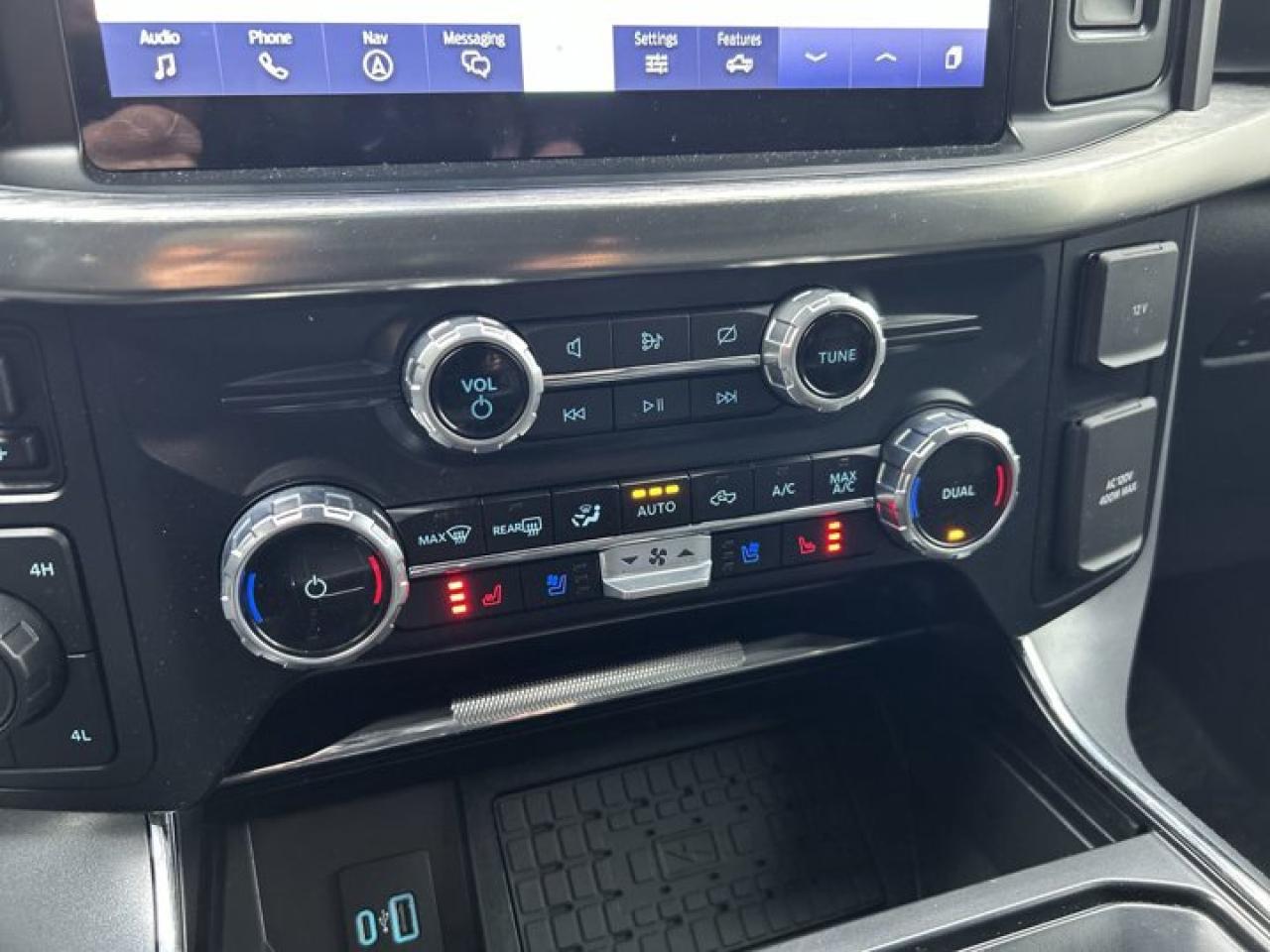 2023 Ford F-150 Lariat 4WD | Max Trailer Tow Package | Power Tailgate | Power Running Boards | Photo