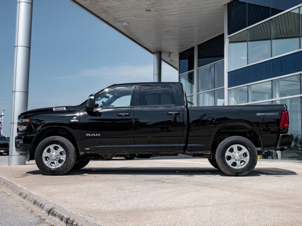2025 RAM 2500 Big Horn Photo4