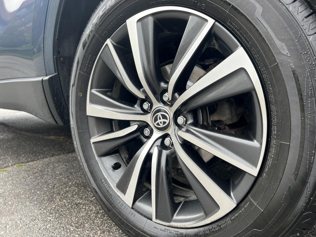 2022 Toyota Venza LE AWD Photo