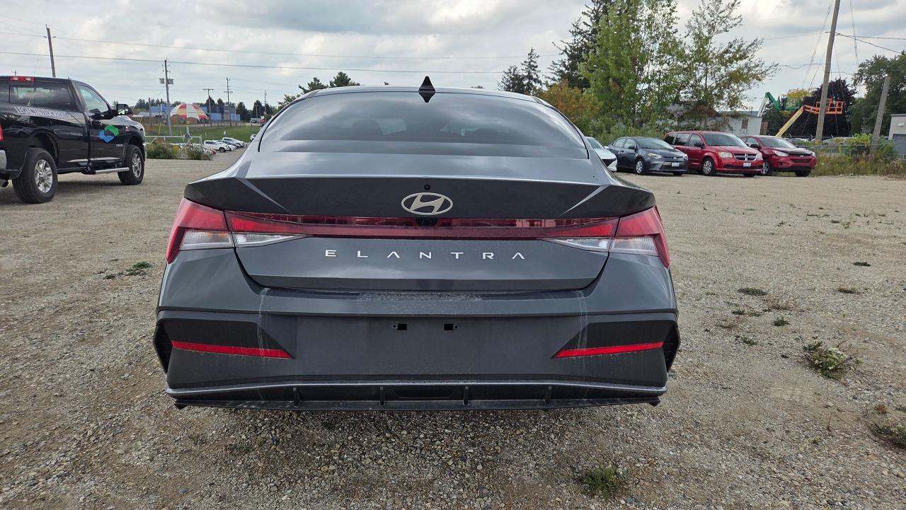 2024 Hyundai Elantra Preferred Photo2