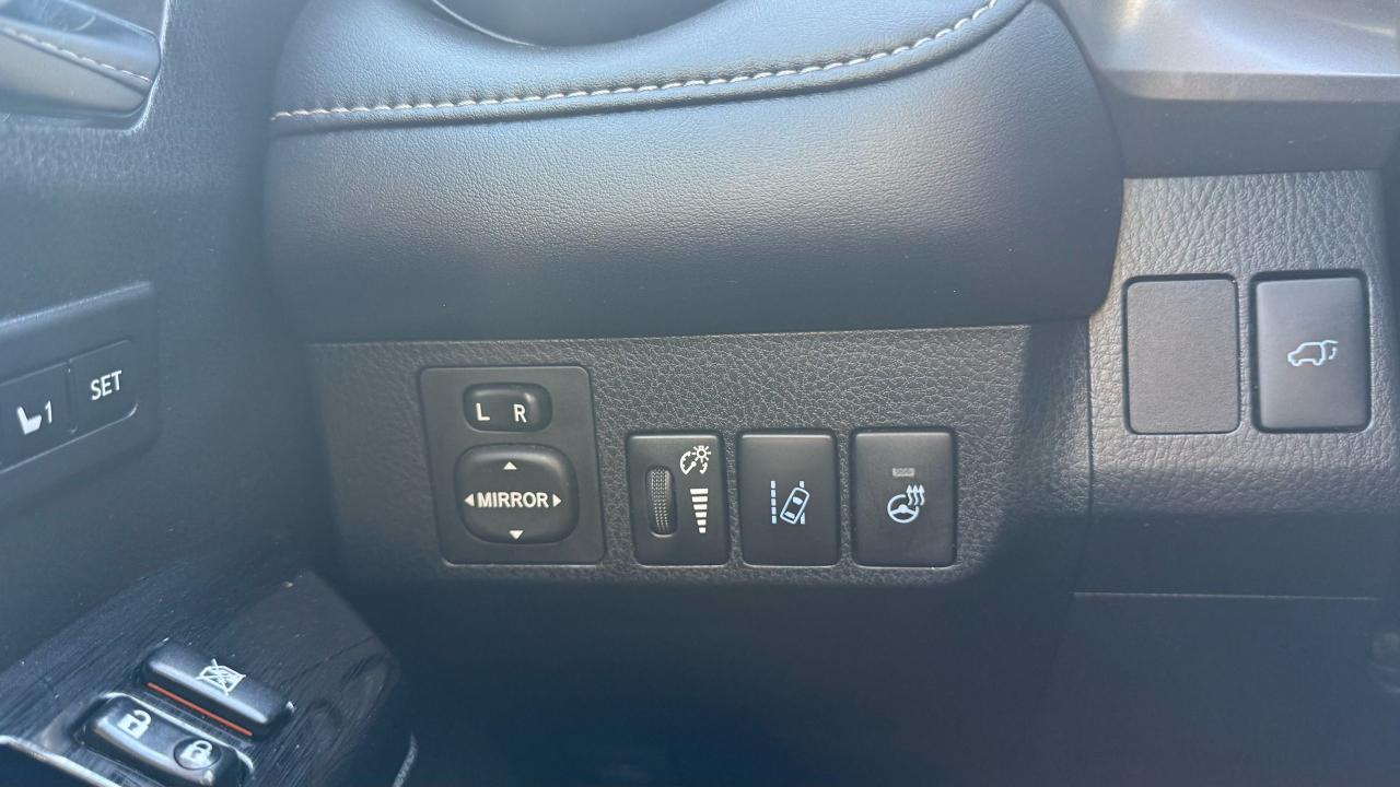 2017 Toyota RAV4 LIMITED  - Photo #19