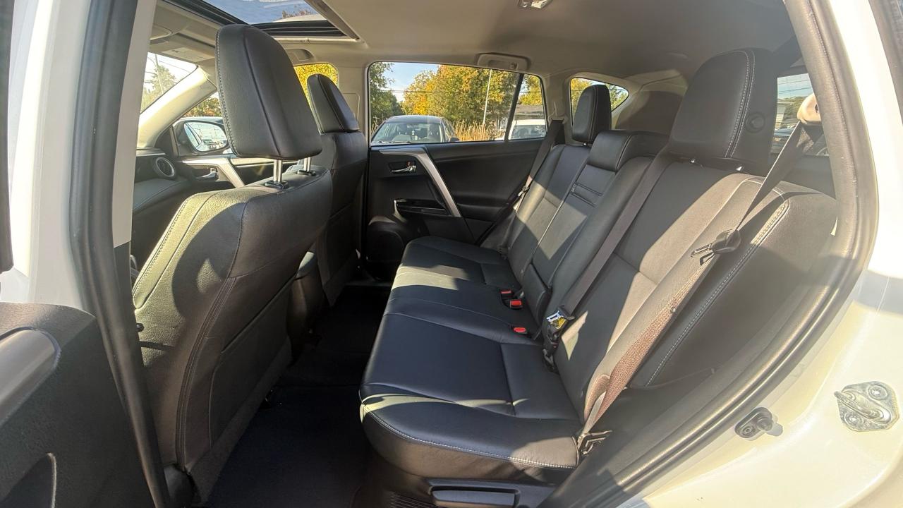 2017 Toyota RAV4 LIMITED  - Photo #11