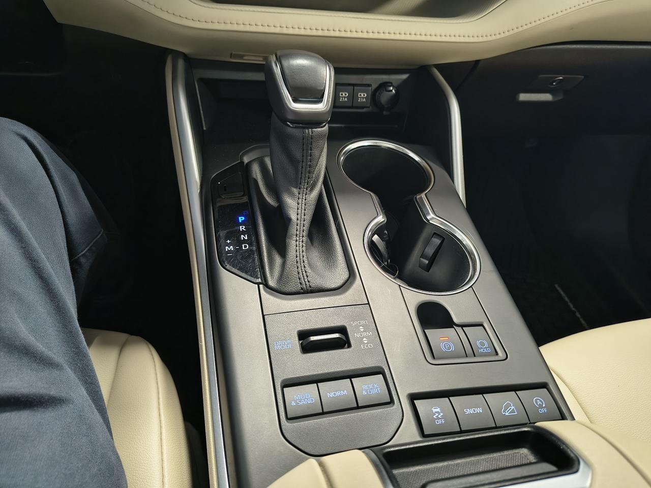 2021 Toyota Highlander XLE Photo0