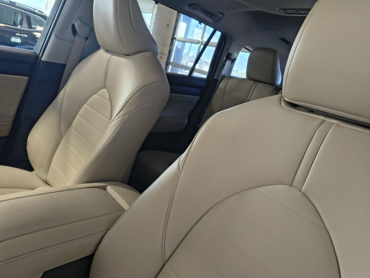 2021 Toyota Highlander XLE Photo0