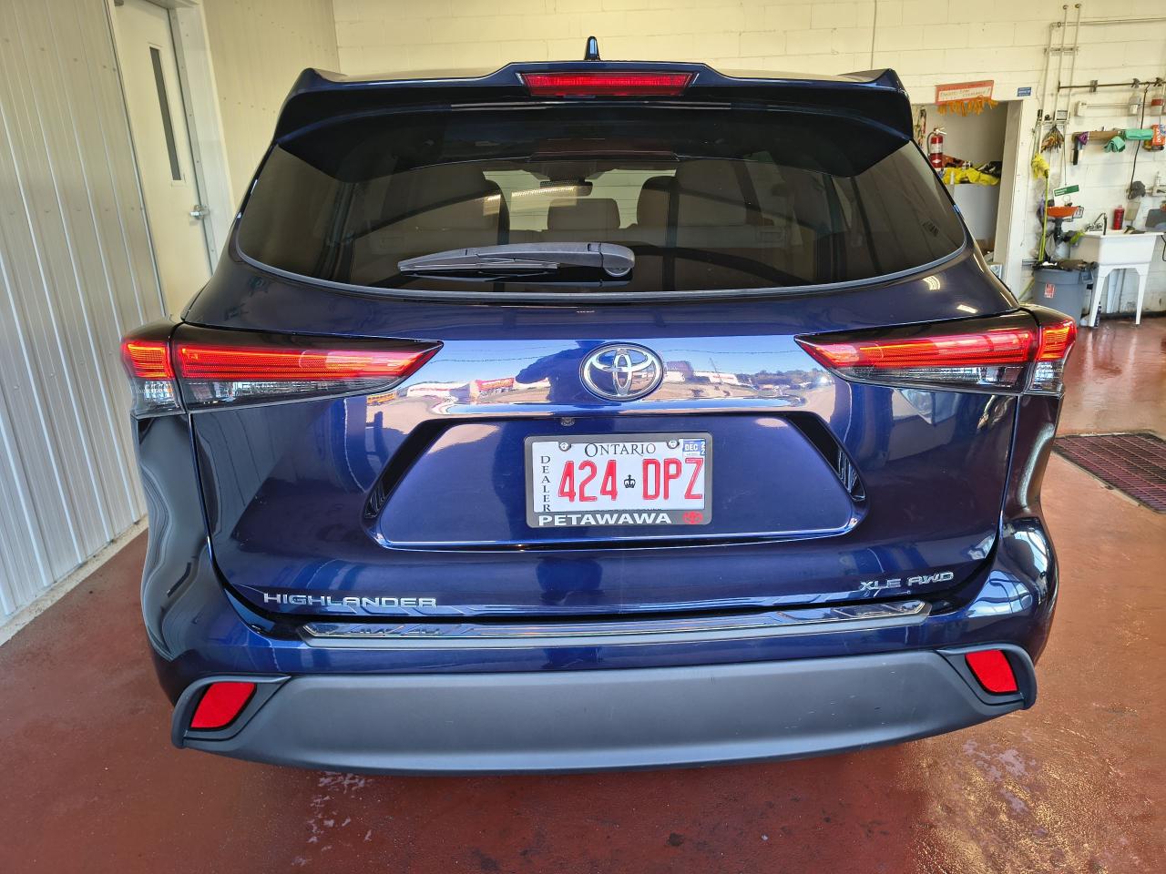 2021 Toyota Highlander XLE Photo0
