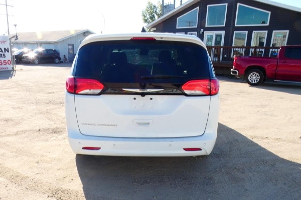 2024 Chrysler Grand Caravan SXT 2WD w/Htd cloth, NAV, BUC - Photo #7