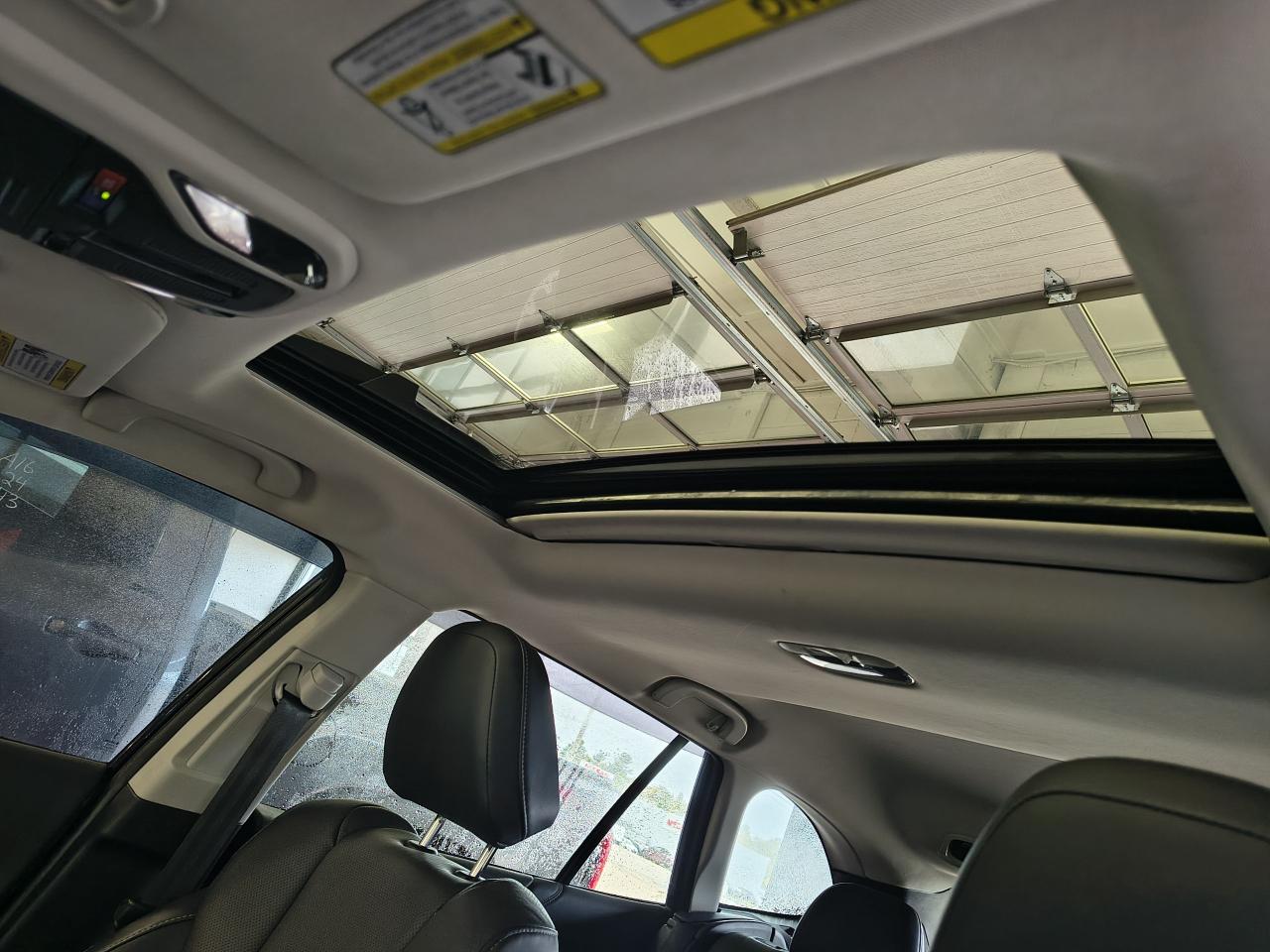 2022 Subaru Outback Limited XT Photo0