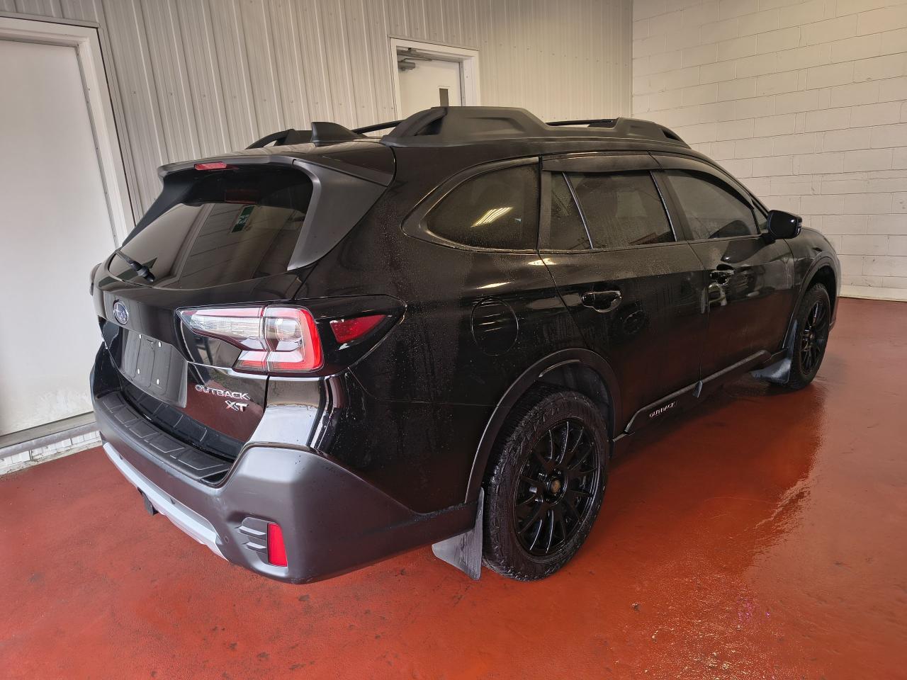2022 Subaru Outback Limited XT Photo0