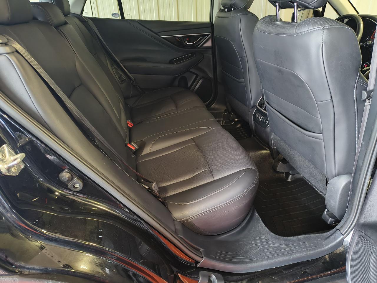 2022 Subaru Outback Limited XT Photo0