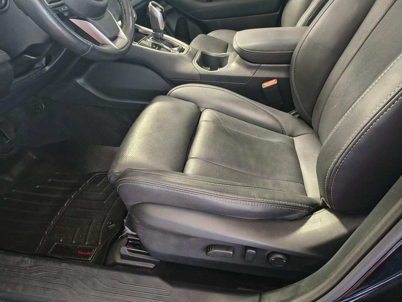 2022 Subaru Outback Limited XT Photo0