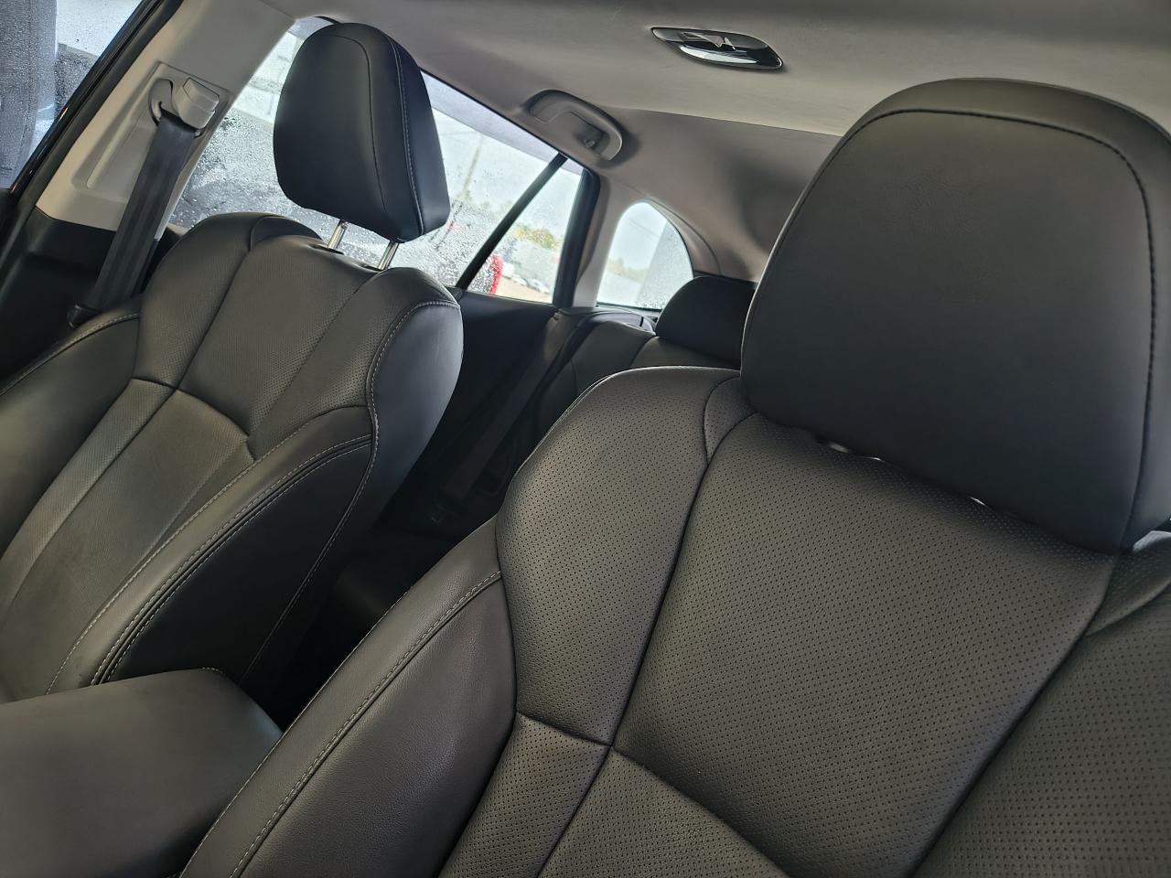 2022 Subaru Outback Limited XT Photo0