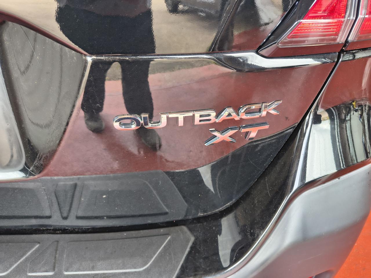 2022 Subaru Outback Limited XT Photo0