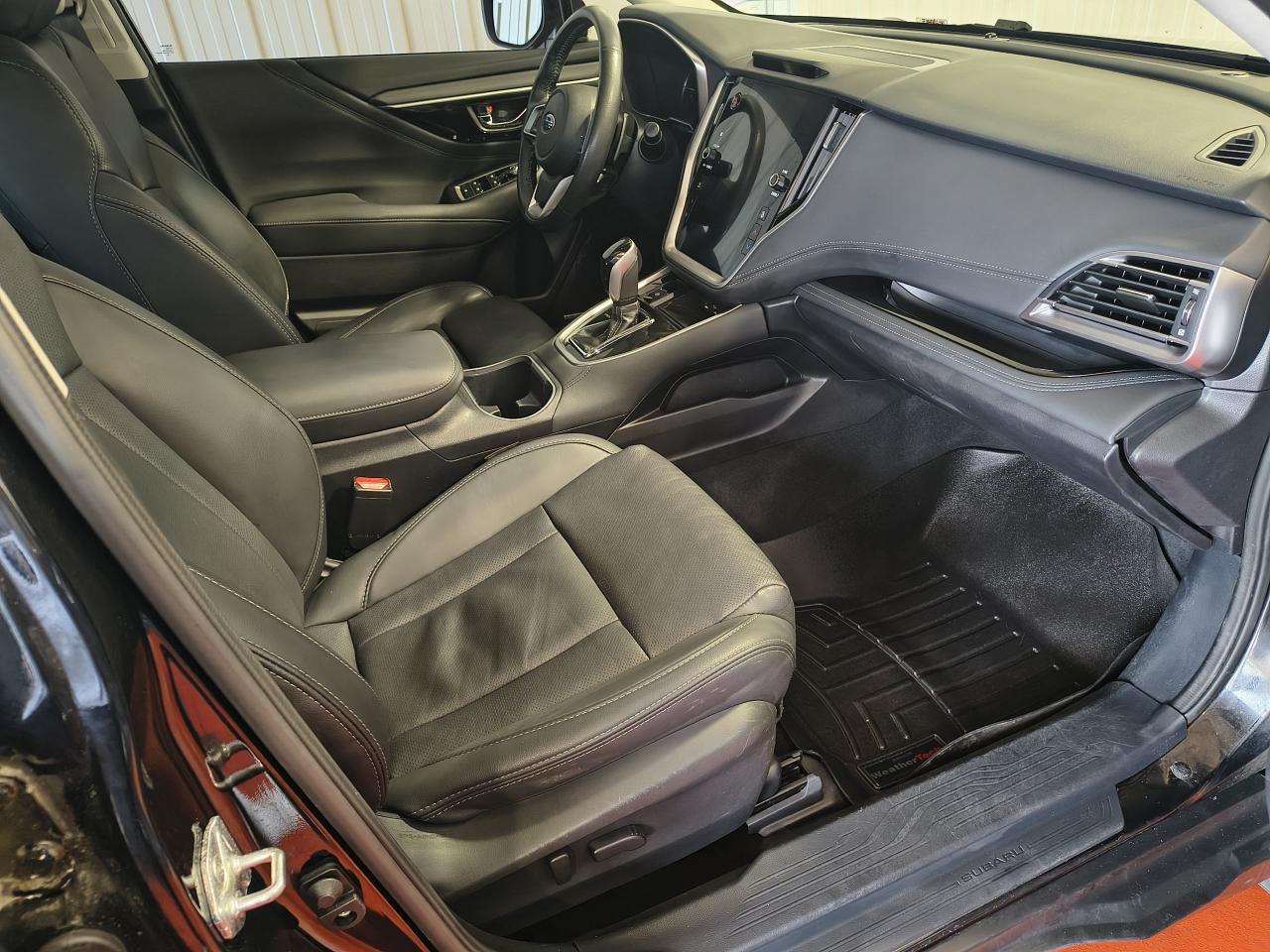 2022 Subaru Outback Limited XT Photo0