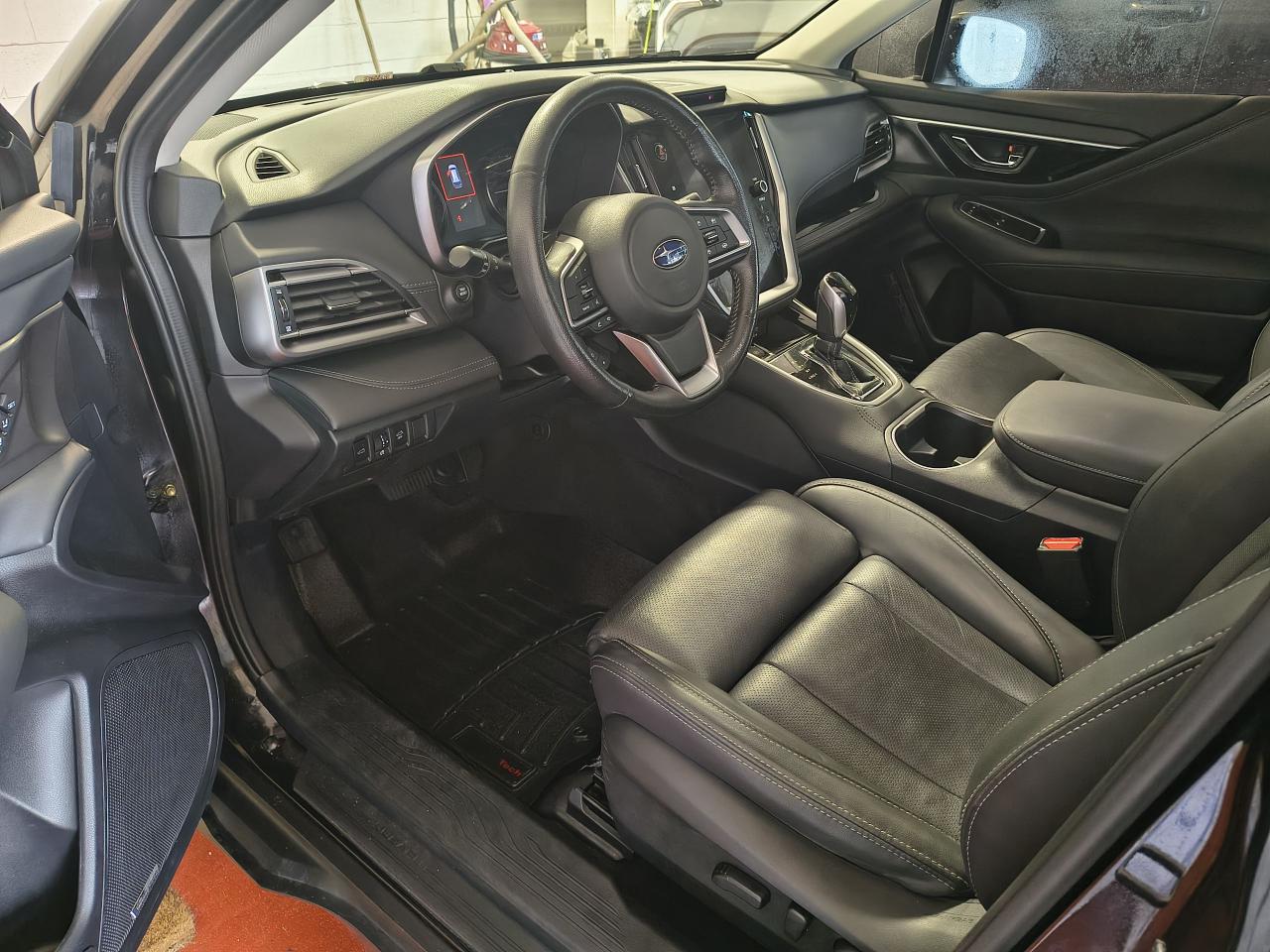 2022 Subaru Outback Limited XT Photo0