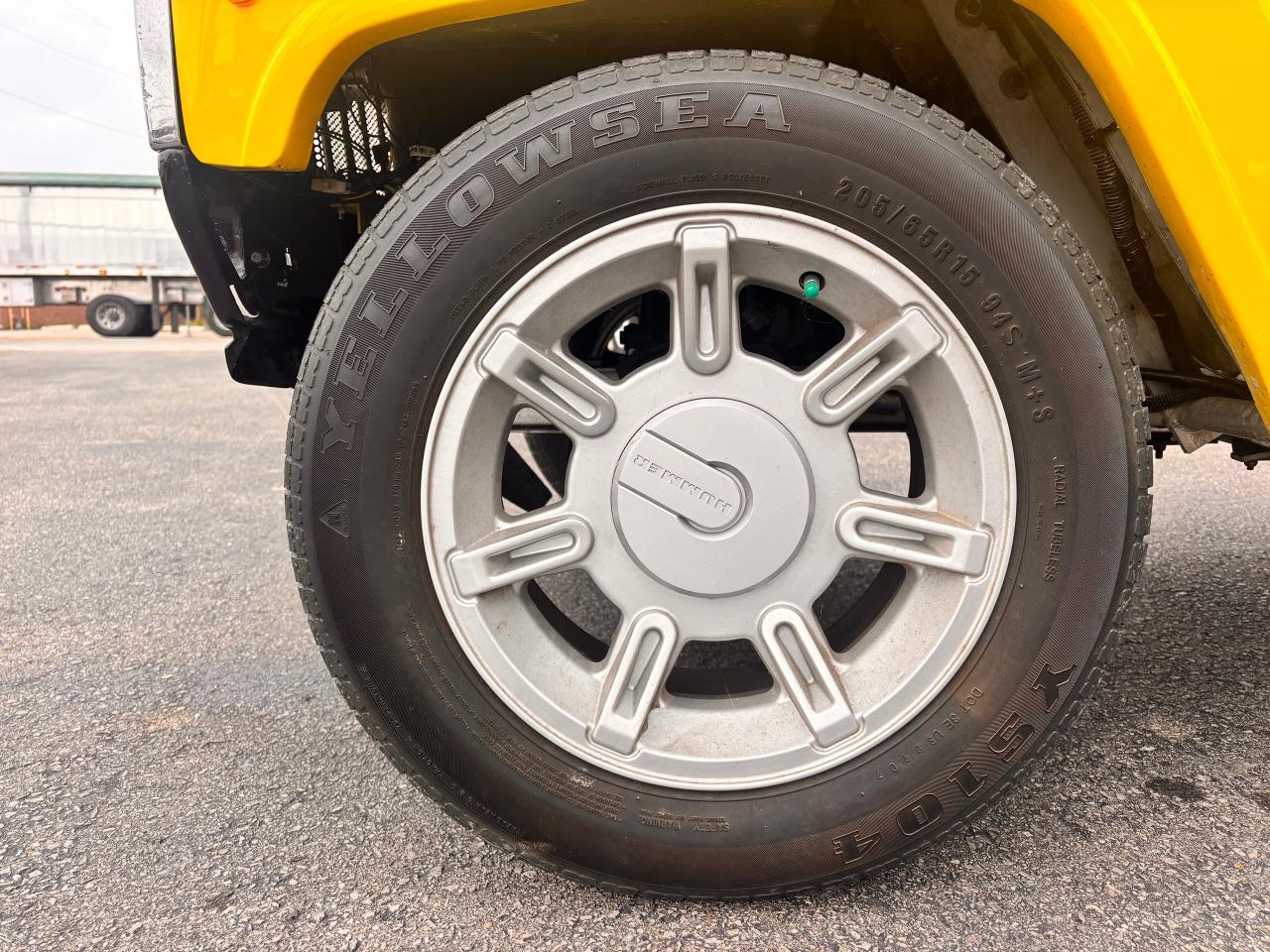2007 Hummer H3 YELLOW, HUMMER GOLF CART! Photo
