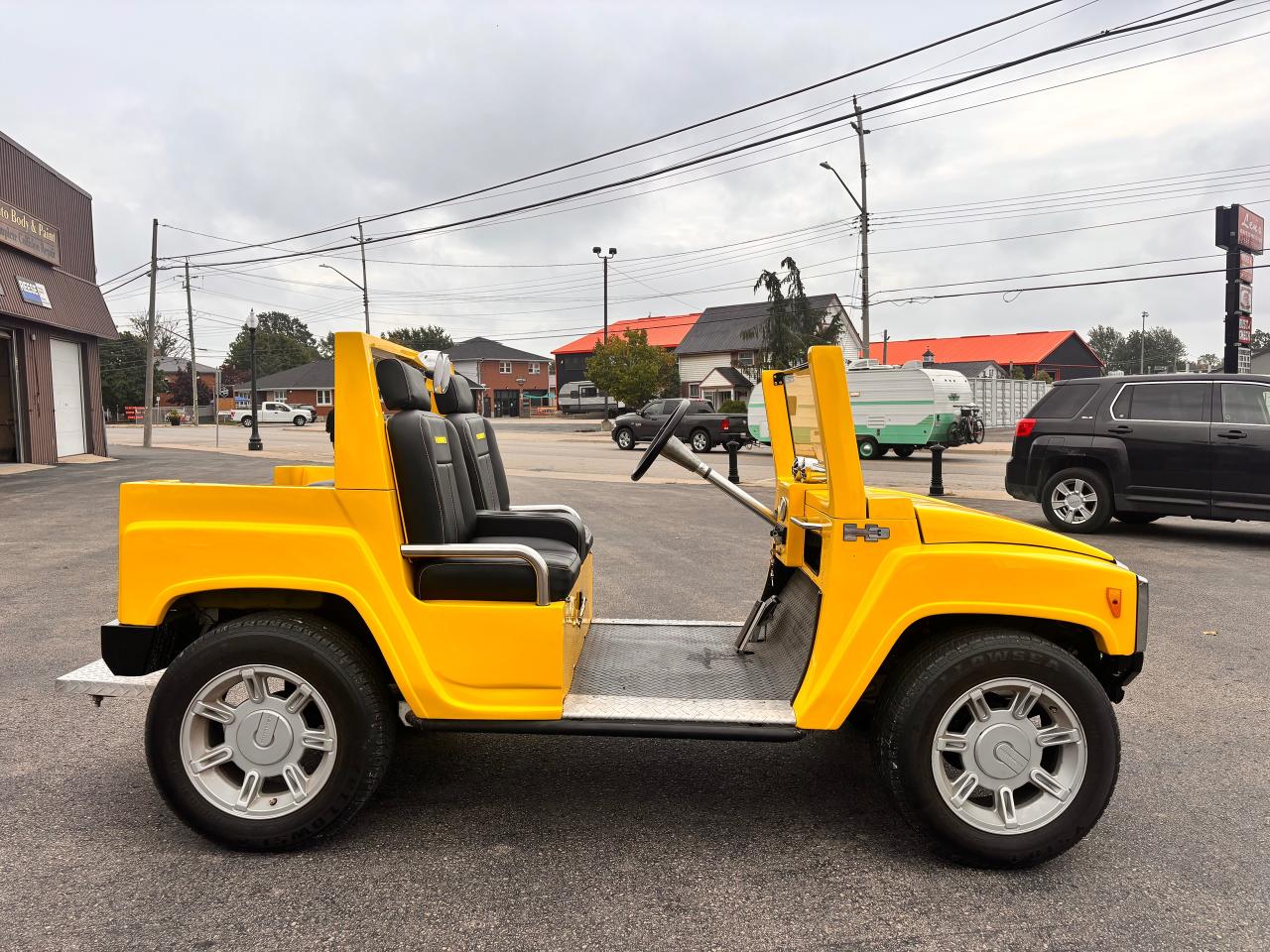 2007 Hummer H3 YELLOW, HUMMER GOLF CART! Photo
