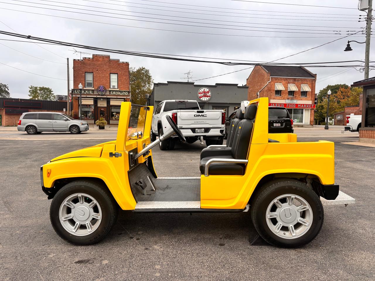 2007 Hummer H3 YELLOW, HUMMER GOLF CART! Photo