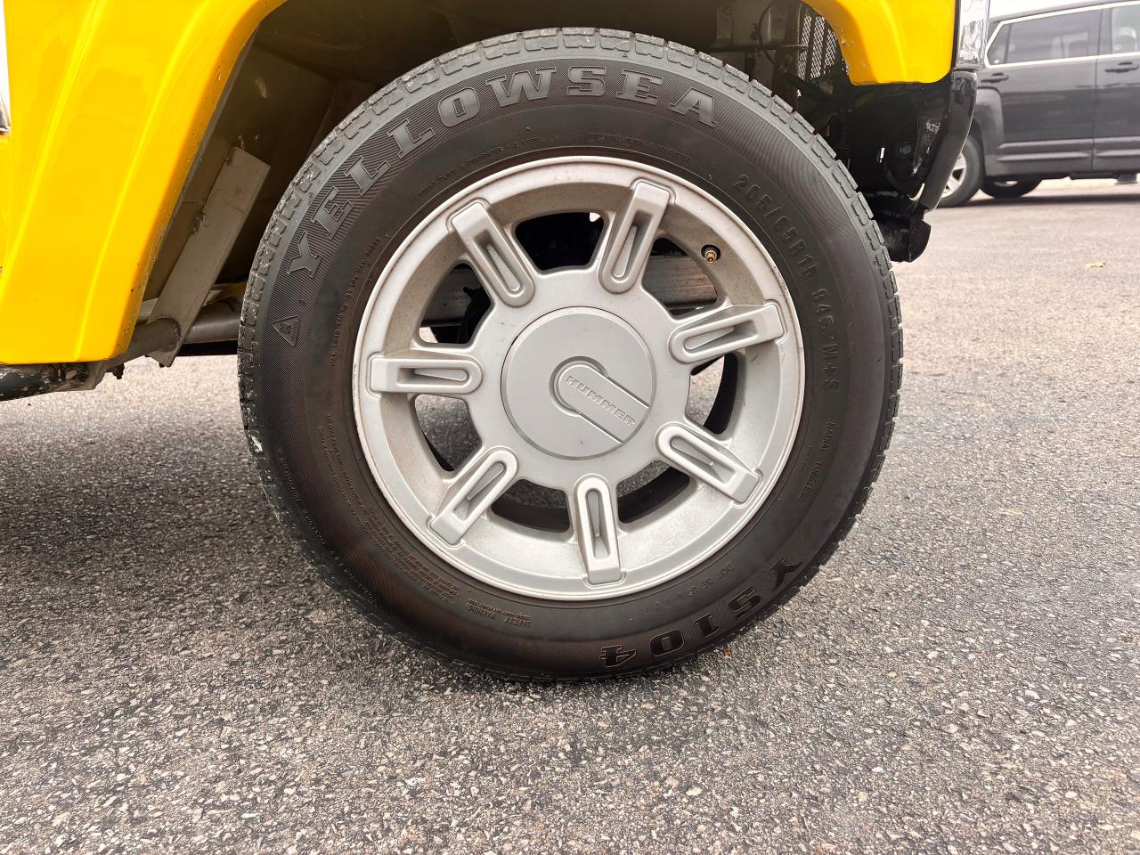 2007 Hummer H3 YELLOW, HUMMER GOLF CART! Photo