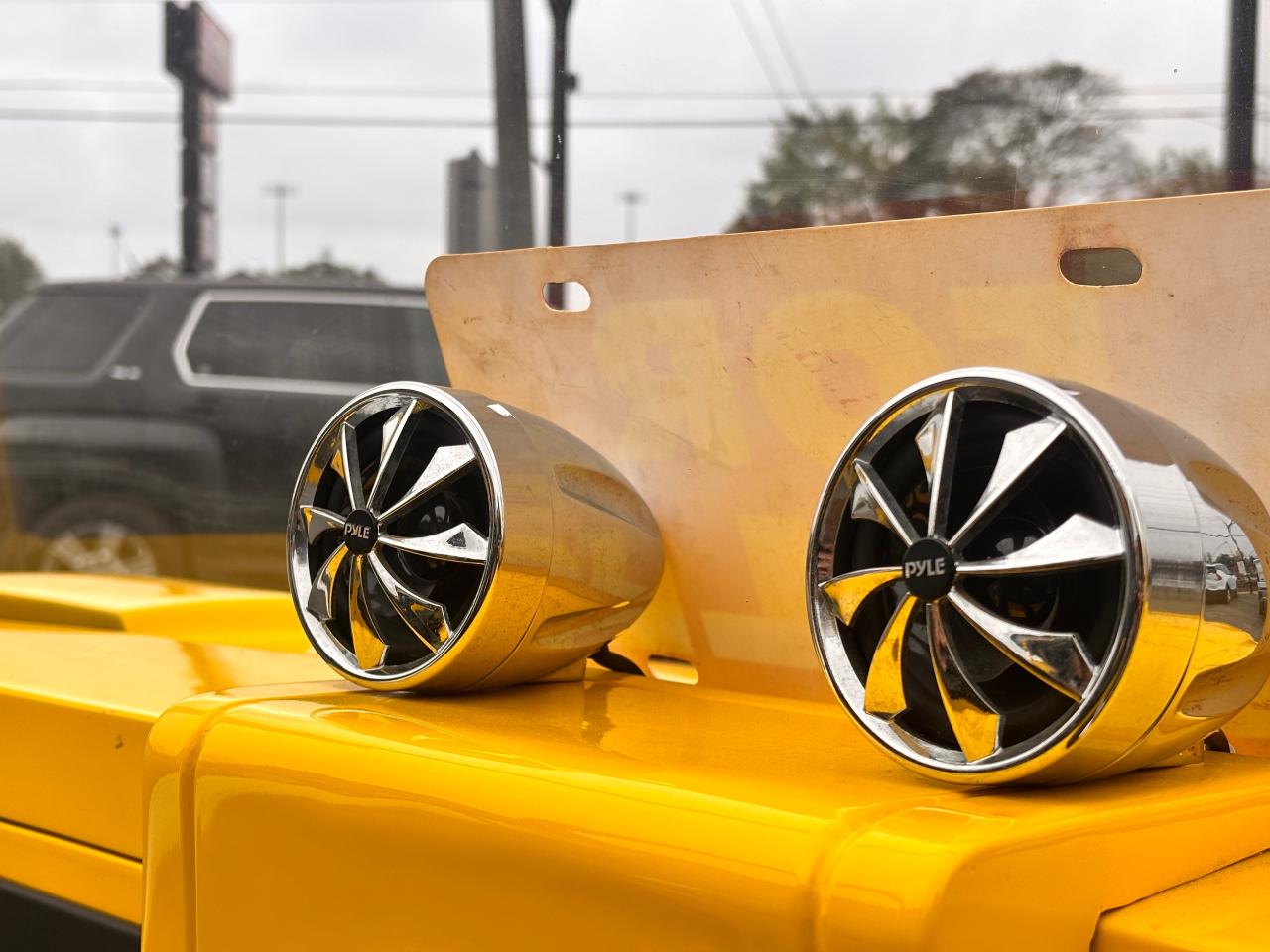 2007 Hummer H3 YELLOW, HUMMER GOLF CART! Photo