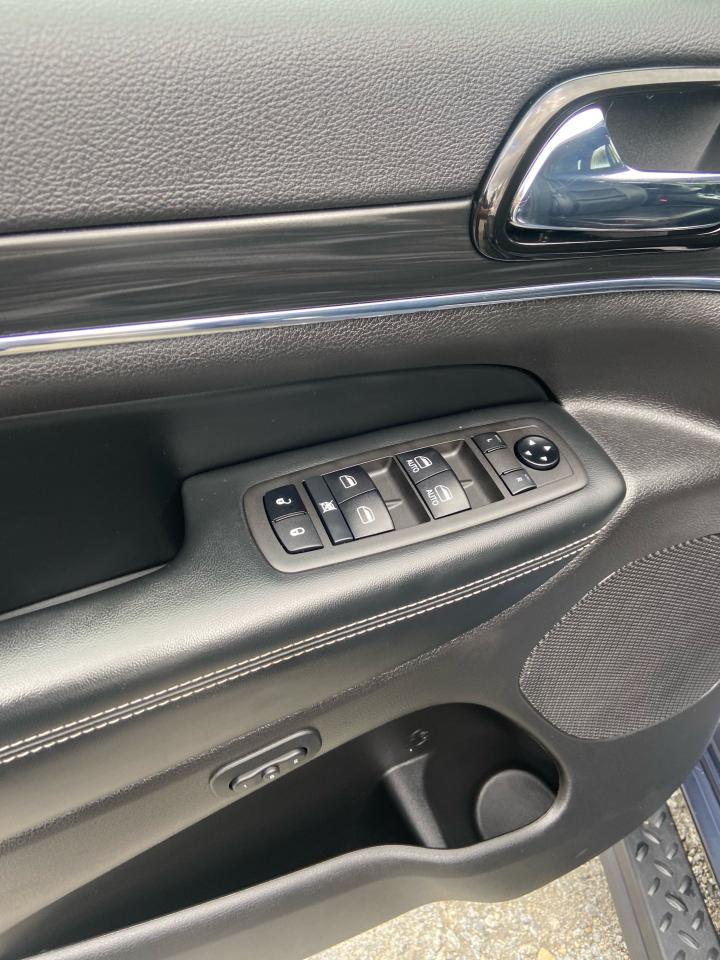 2021 Jeep Grand Cherokee 80th Anniversary Edition Photo7