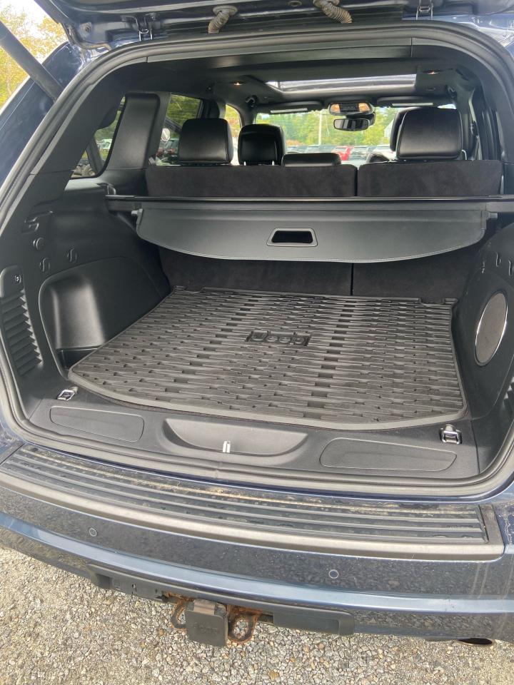 2021 Jeep Grand Cherokee 80th Anniversary Edition Photo13