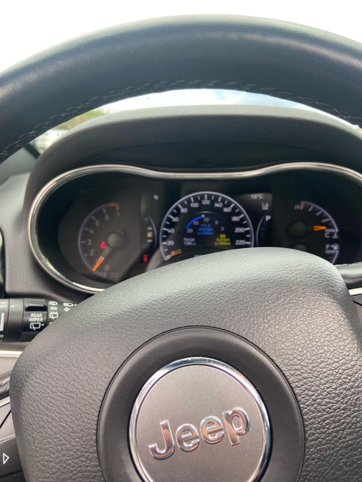 2021 Jeep Grand Cherokee 80th Anniversary Edition Photo10