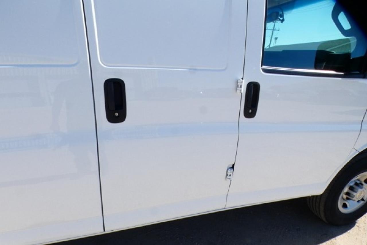2023 Chevrolet Express 3500 CARGO VAN ext. w/cloth seats, Rear View Mirror BUC - Photo #21