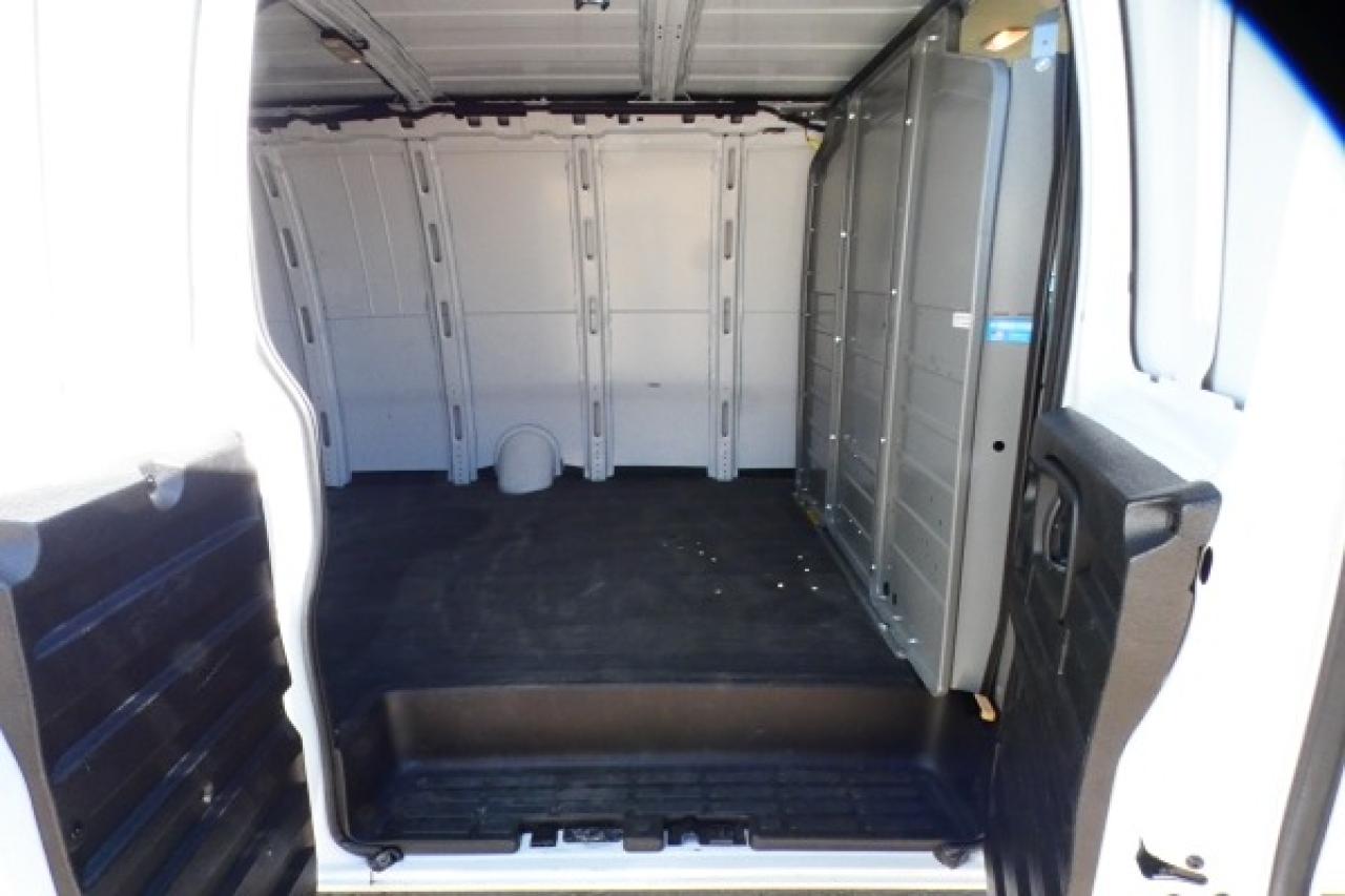 2023 Chevrolet Express 3500 CARGO VAN ext. w/cloth seats, Rear View Mirror BUC - Photo #9