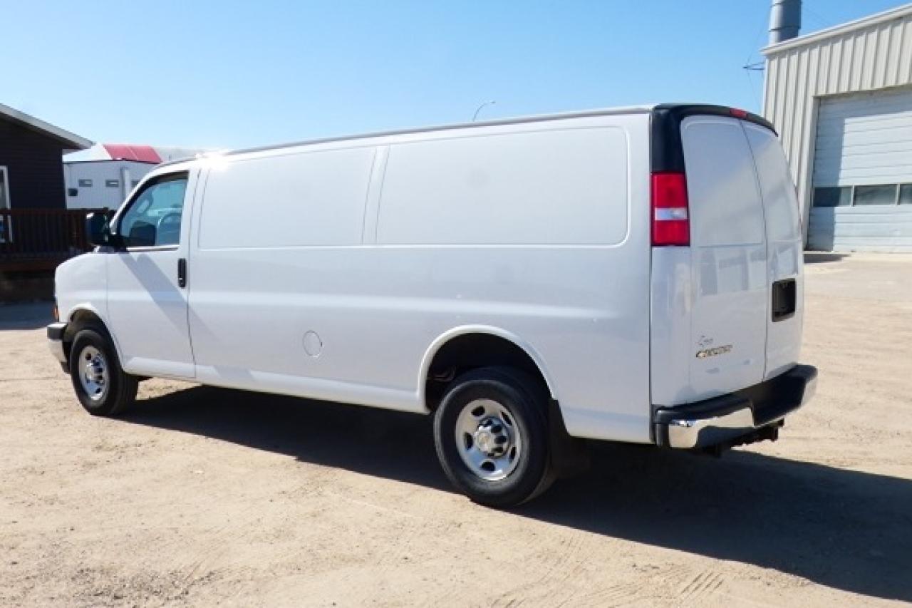 2023 Chevrolet Express 3500 CARGO VAN ext. w/cloth seats, Rear View Mirror BUC - Photo #8