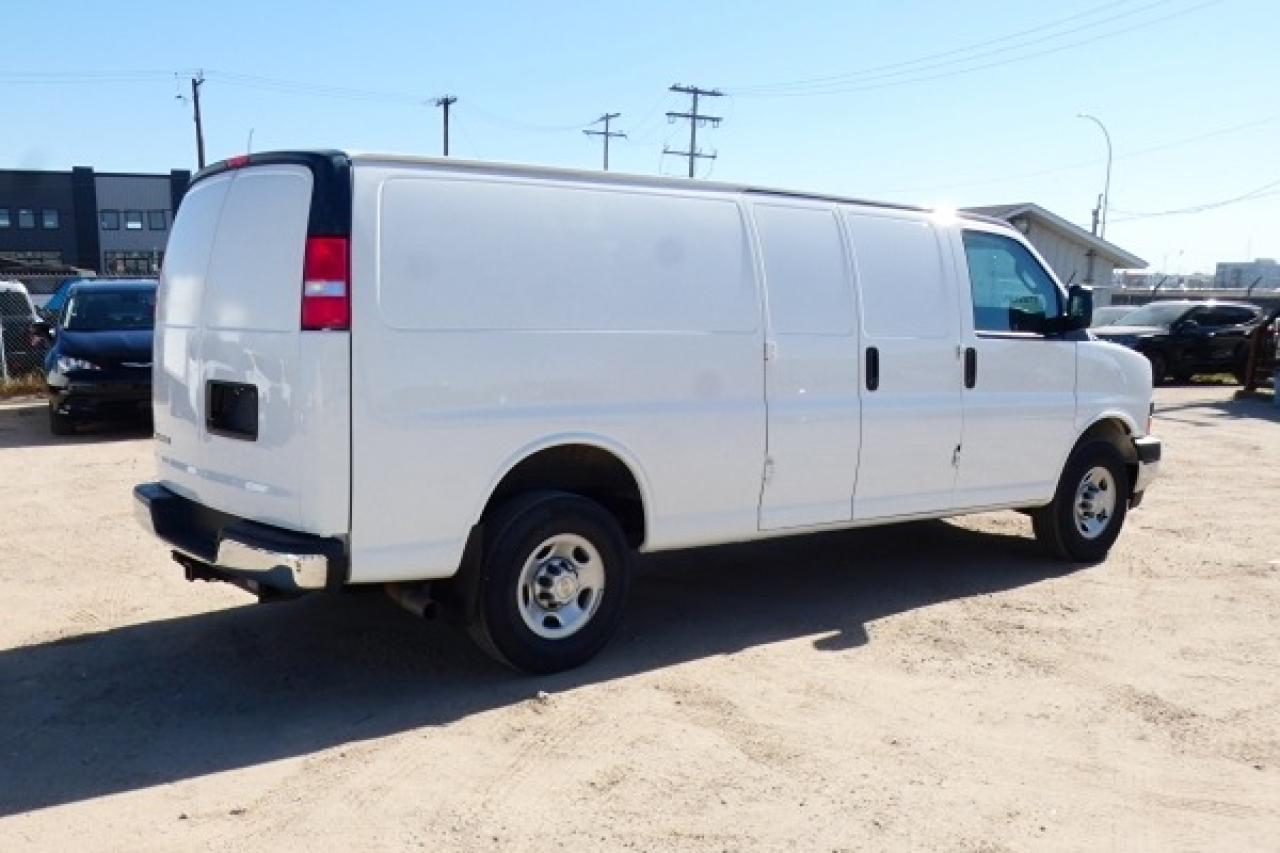 2023 Chevrolet Express 3500 CARGO VAN ext. w/cloth seats, Rear View Mirror BUC - Photo #6