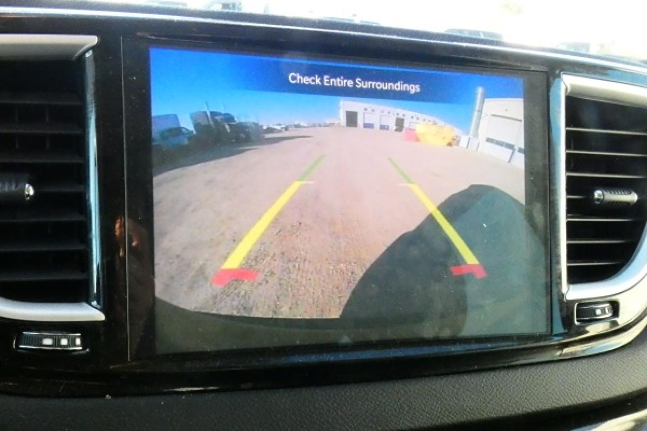 2024 Chrysler Grand Caravan SXT 2WD w/Htd cloth, NAV, BUC - Photo #15