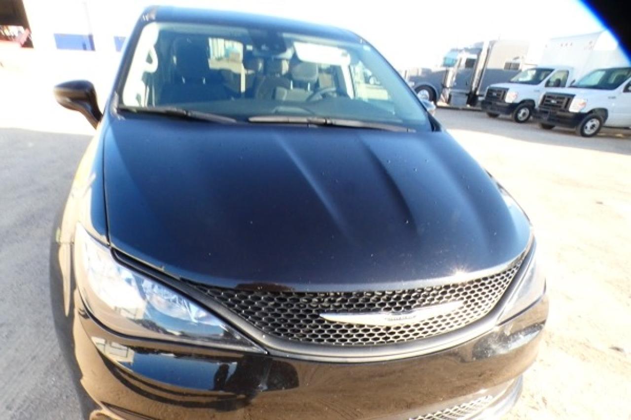 2024 Chrysler Grand Caravan SXT 2WD w/Htd cloth, NAV, BUC - Photo #36