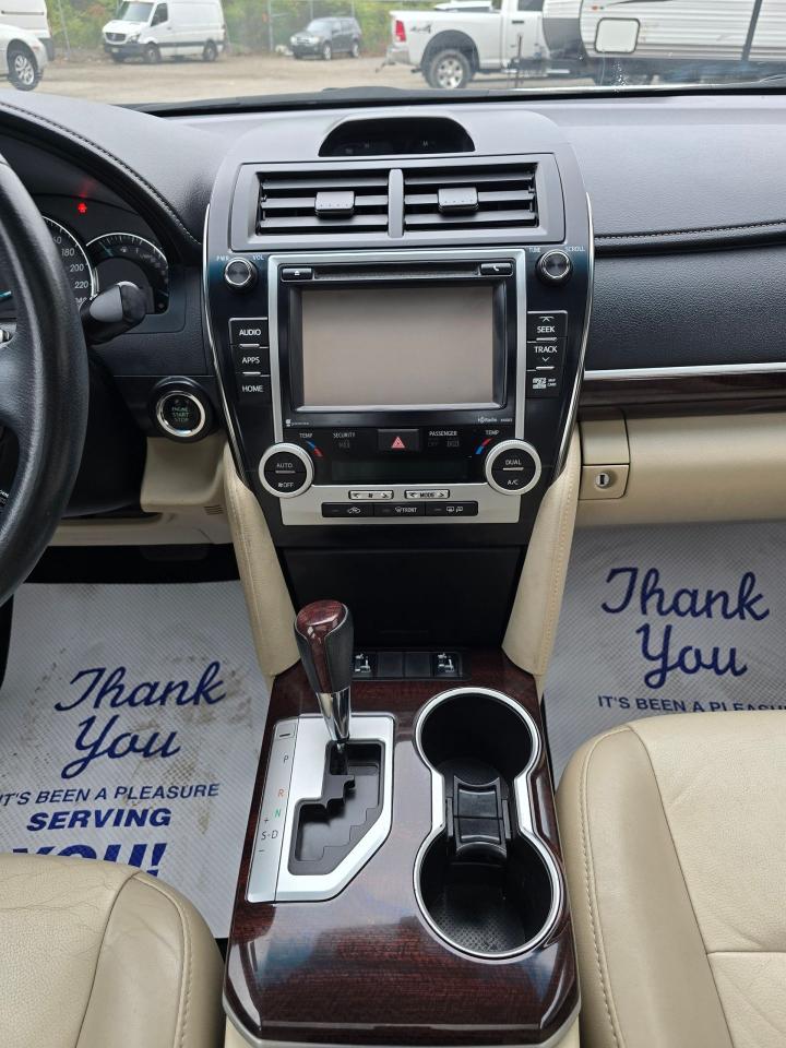2014 Toyota Camry 4dr Sdn I4 Auto - Photo #9