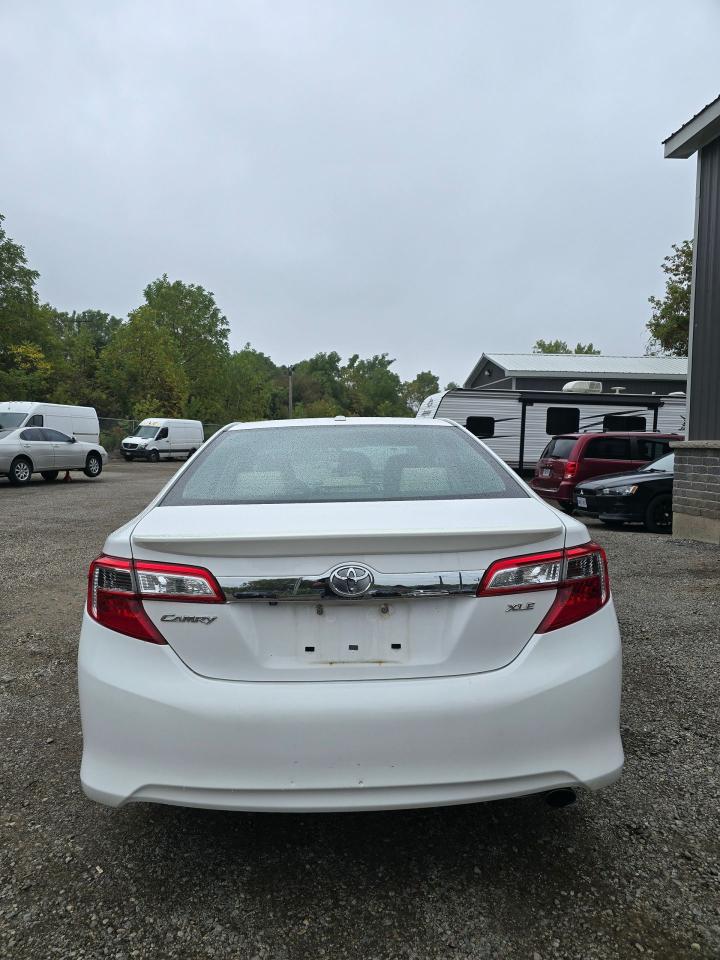 2014 Toyota Camry 4dr Sdn I4 Auto - Photo #11
