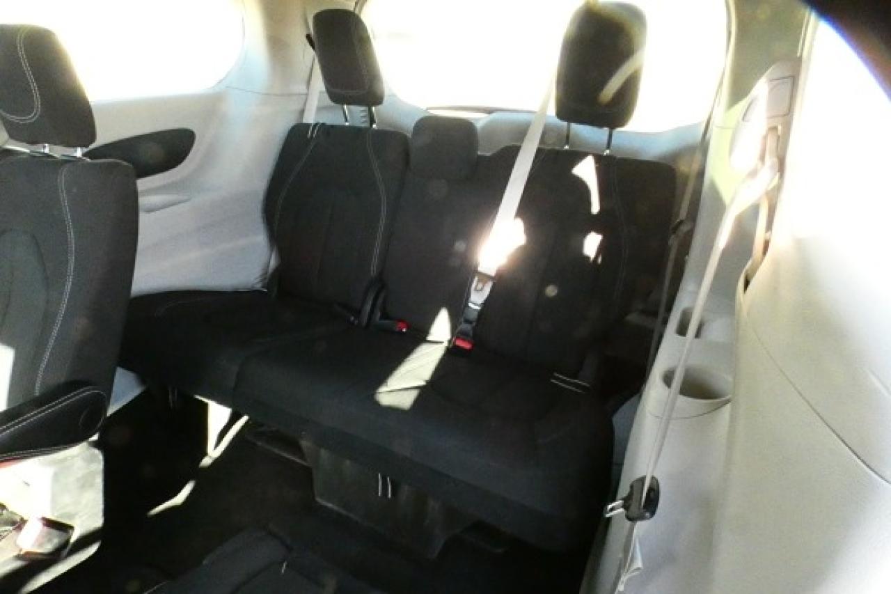 2024 Chrysler Grand Caravan SXT 2WD w/Htd cloth, NAV, BUC - Photo #9
